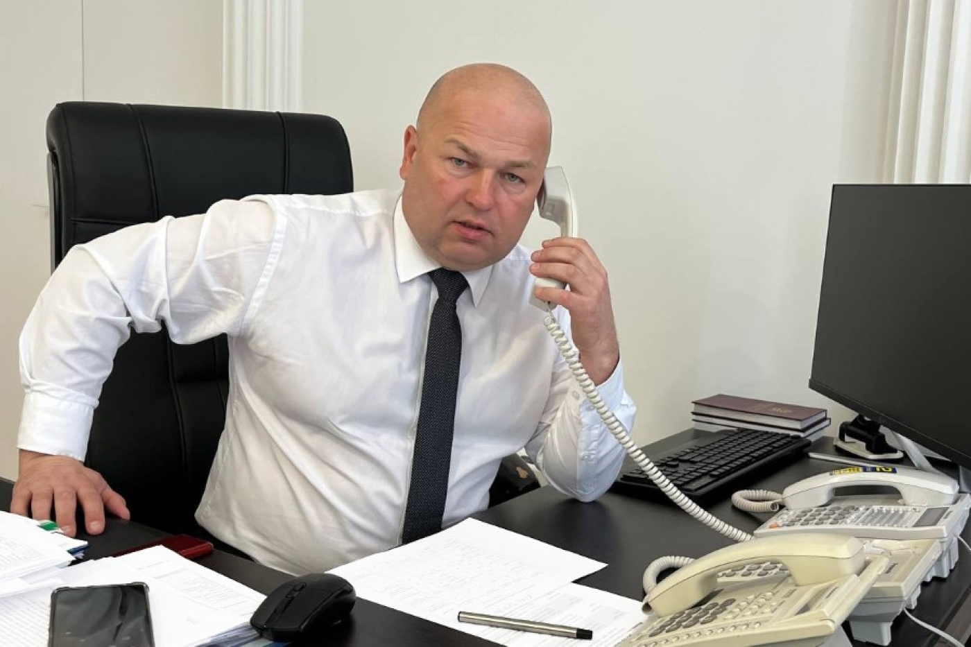 Андрей Соколовский проводит прямую телефонную линию