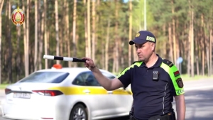 Пьяному и бесправному не место на дороге!