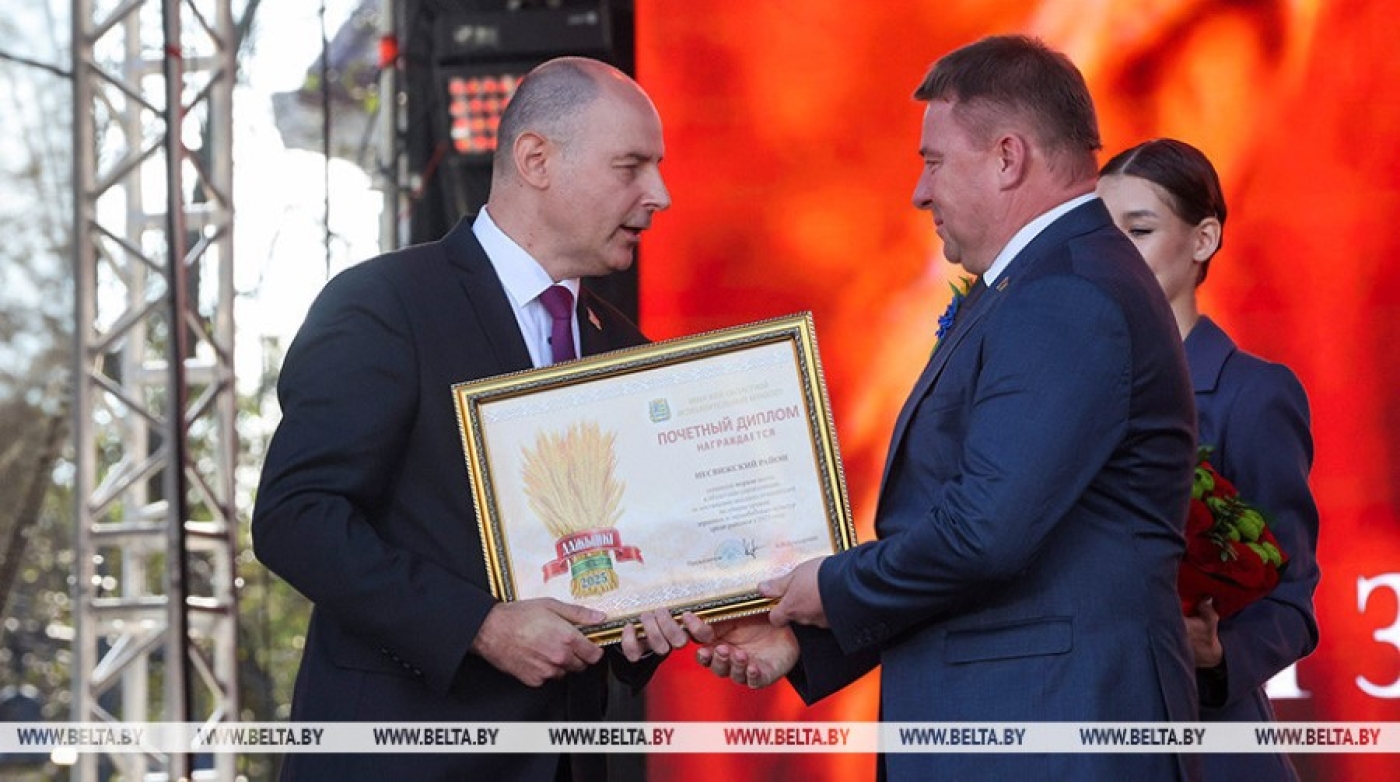 Житница страны. В Заславле наградили героев жатвы-2025