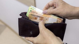 В Кричевском районе бригадир предприятия АПК получала зарплату и отпускные другого работника