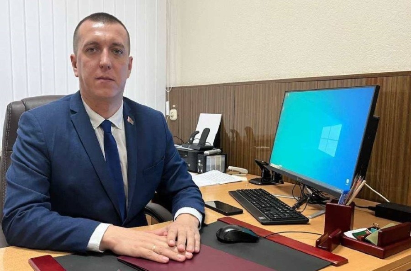 «Прямую линию» проведёт управляющий делами Березинского райисполкома Евгений Александрович КОТОВ.