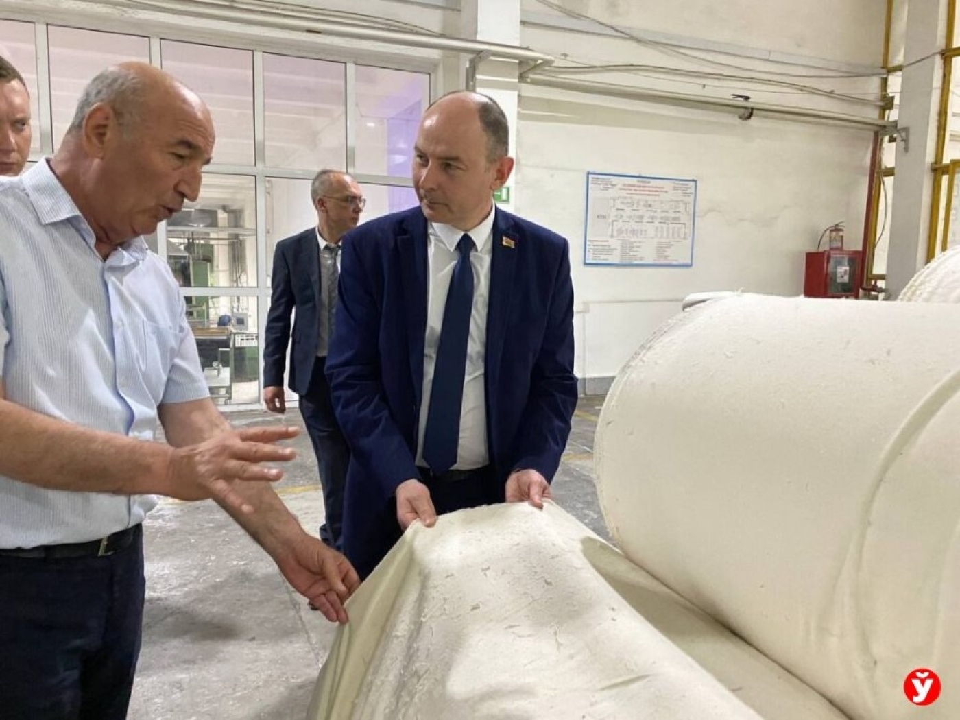 Молочная и мясная продукция, текстильное и швейное производство. полипропиленовые мешки. Губернатор Минщины посетил предприятия Согдийской области Таджикистана