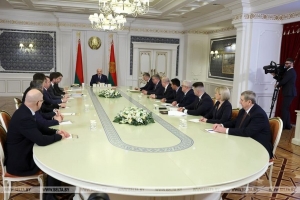 "Вам за меня стыдно не будет". Лукашенко поблагодарил доверенных лиц и белорусский народ