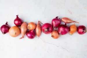 Зачем прогревать лук-севок перед посадкой – секрет крупного урожая