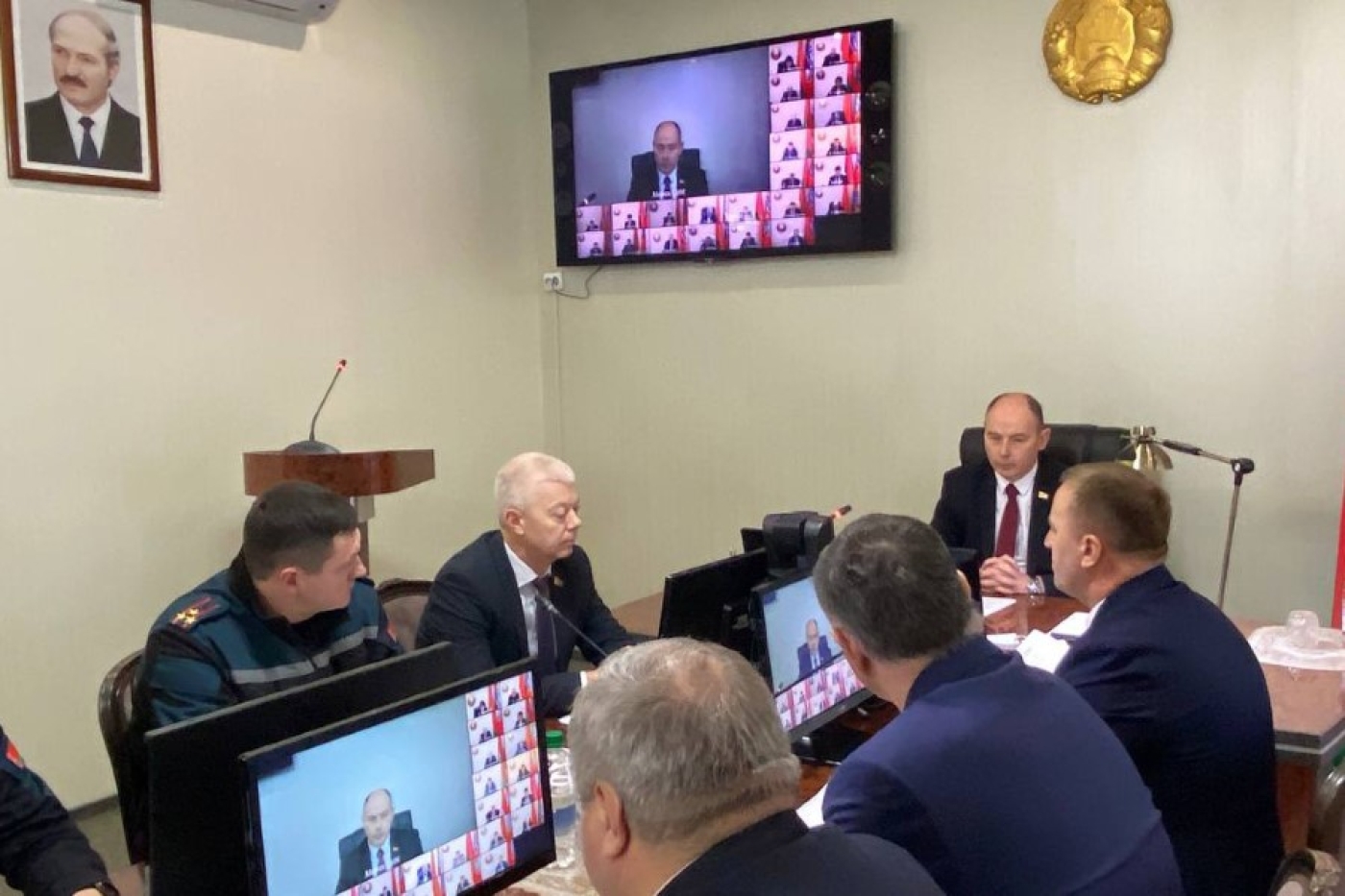 "Задействовать все силы и средства". Губернатор Минщины дал конкретные поручения службам в противостоянии с циклоном "Улли"