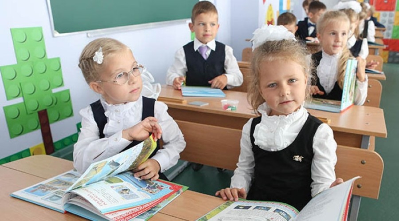 Школы и гимназии Беларуси начинают прием детей в 1-е классы