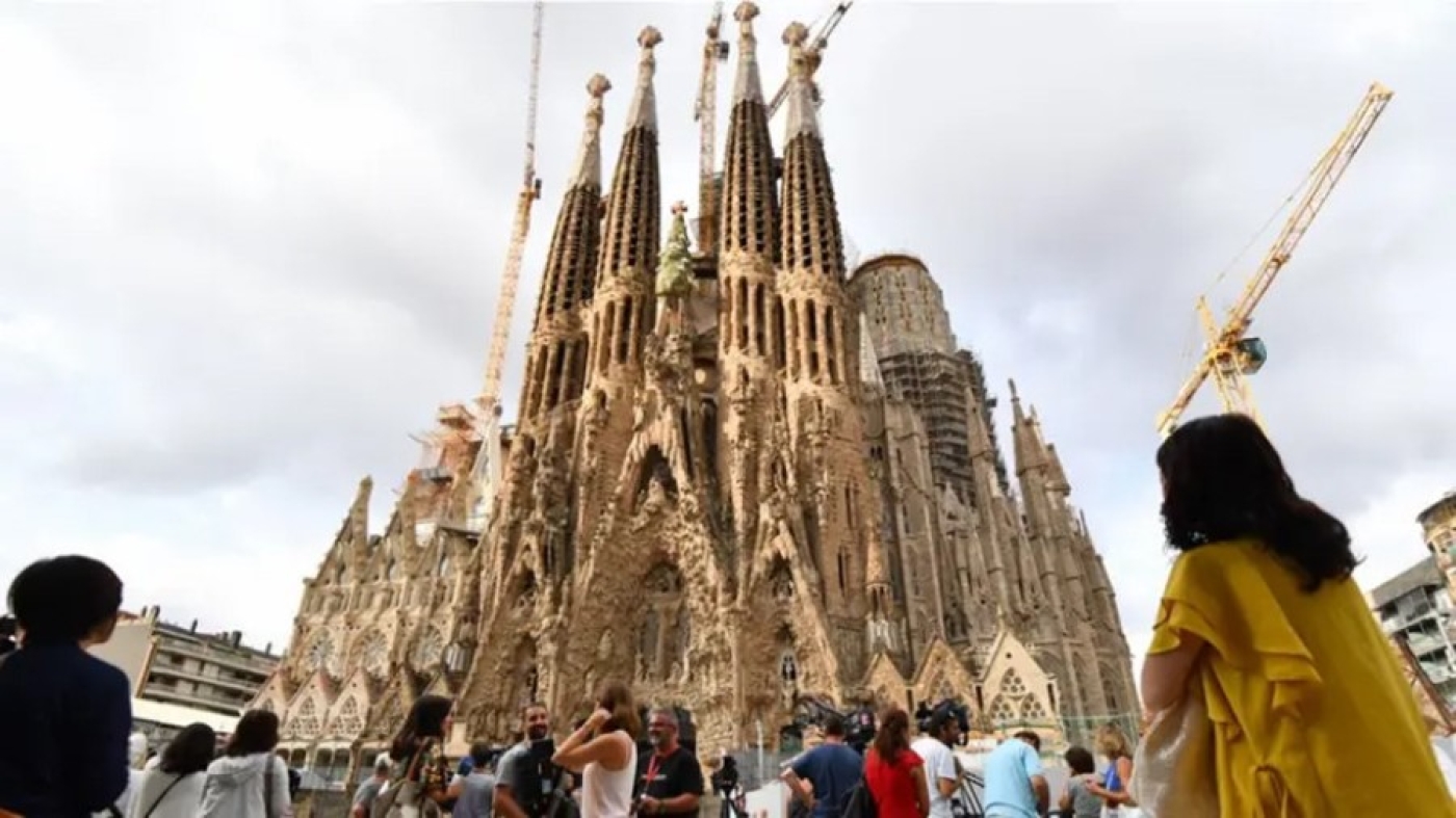 Храм Святого Семейства в Барселоне стал самой высокой церковью в мире