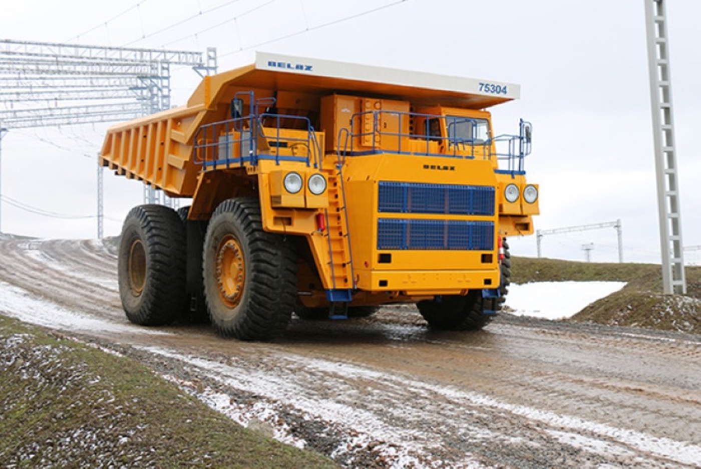 БЕЛАЗ поставит партию самосвалов на ведущее железорудное предприятие России