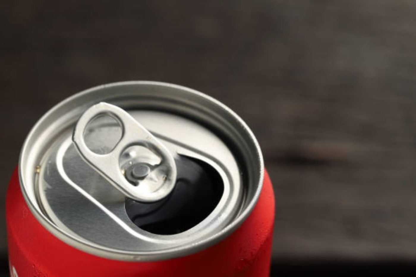 Врач рассказал, как энергетические напитки влияют на здоровье подростков