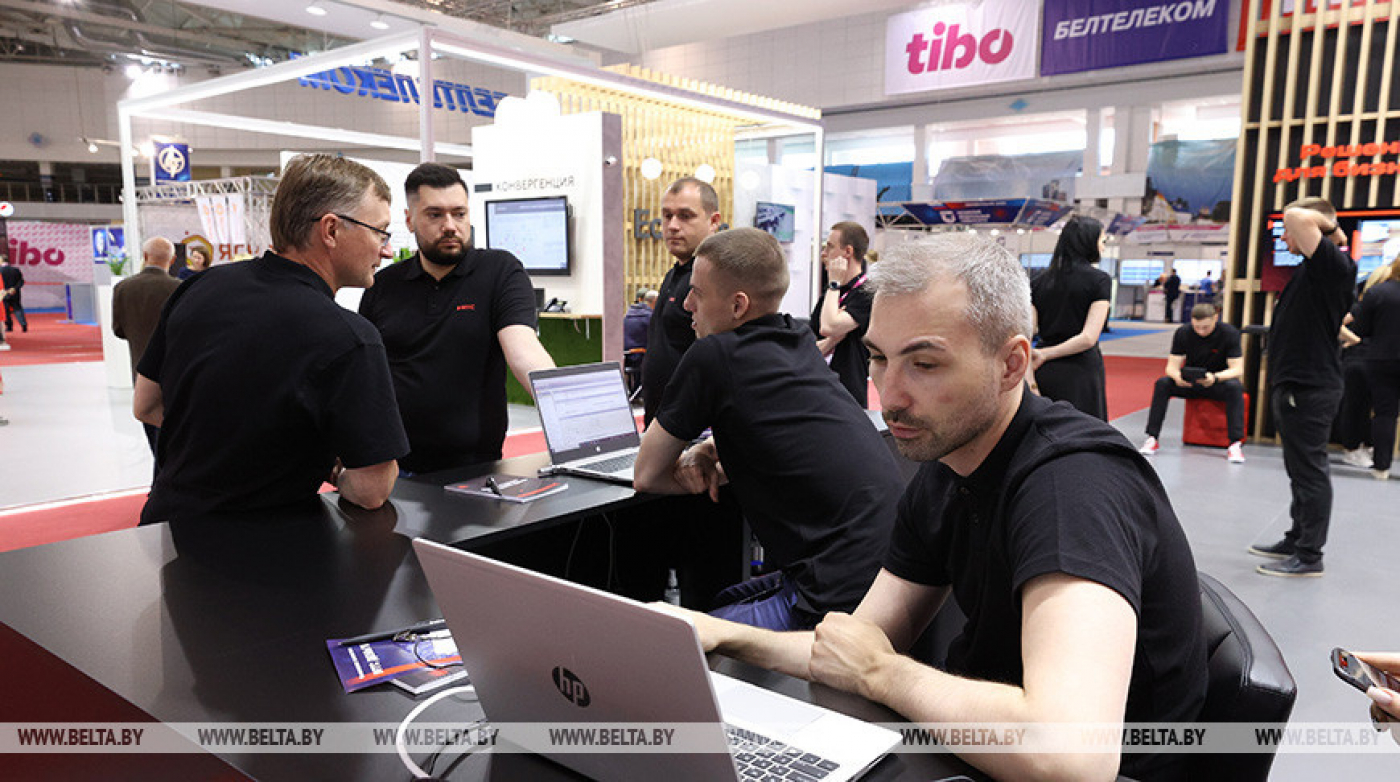 Лукашенко: форум "ТИБО-2022" позволяет обмениваться опытом и продвигать креативные идеи