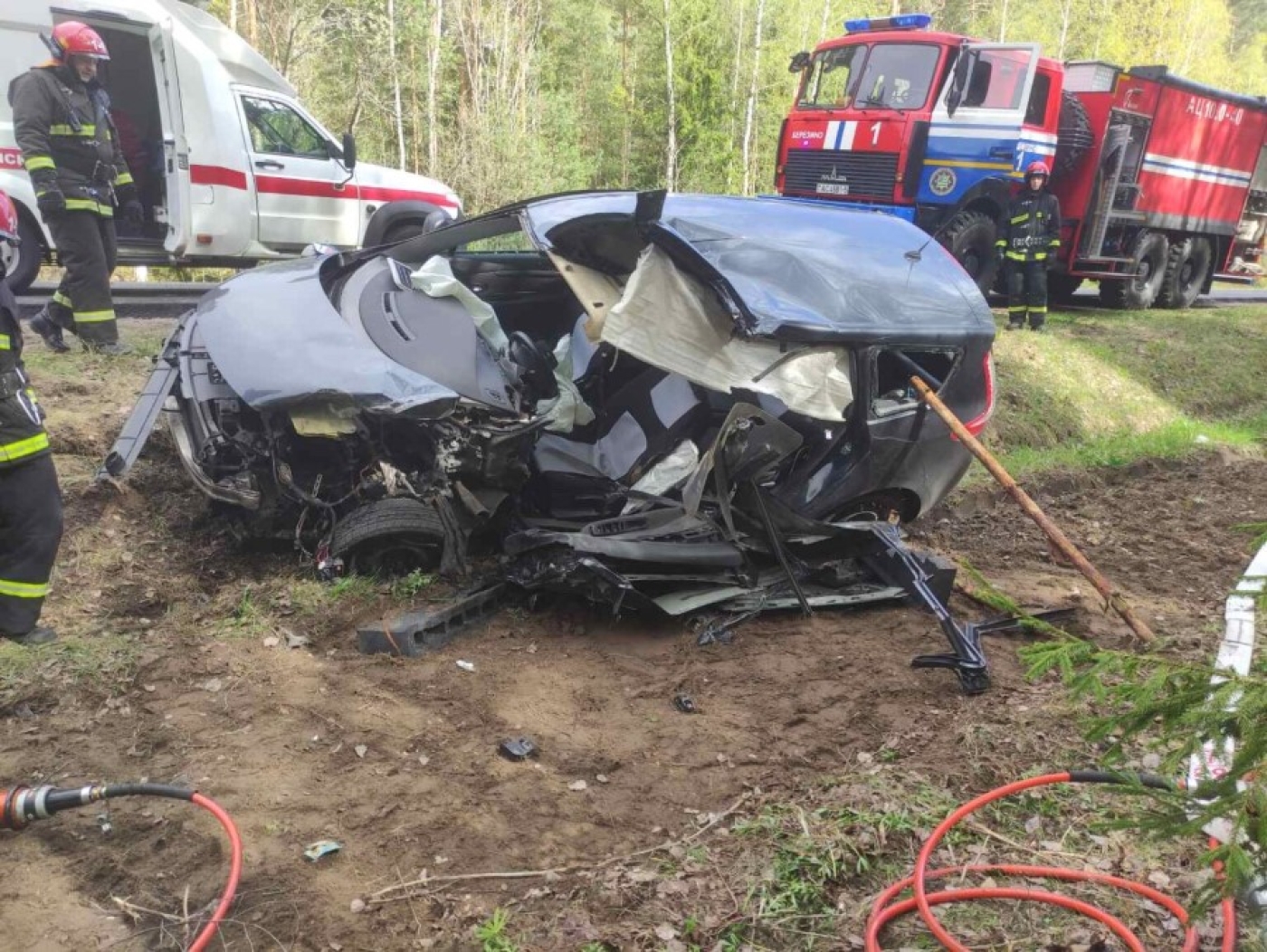 Смертельное ДТП в Березинском районе: автомобиль Renault столкнулся с трактором