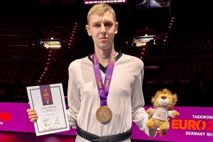 Белорус Плонис завоевал бронзу чемпионата Европы по тхэквондо