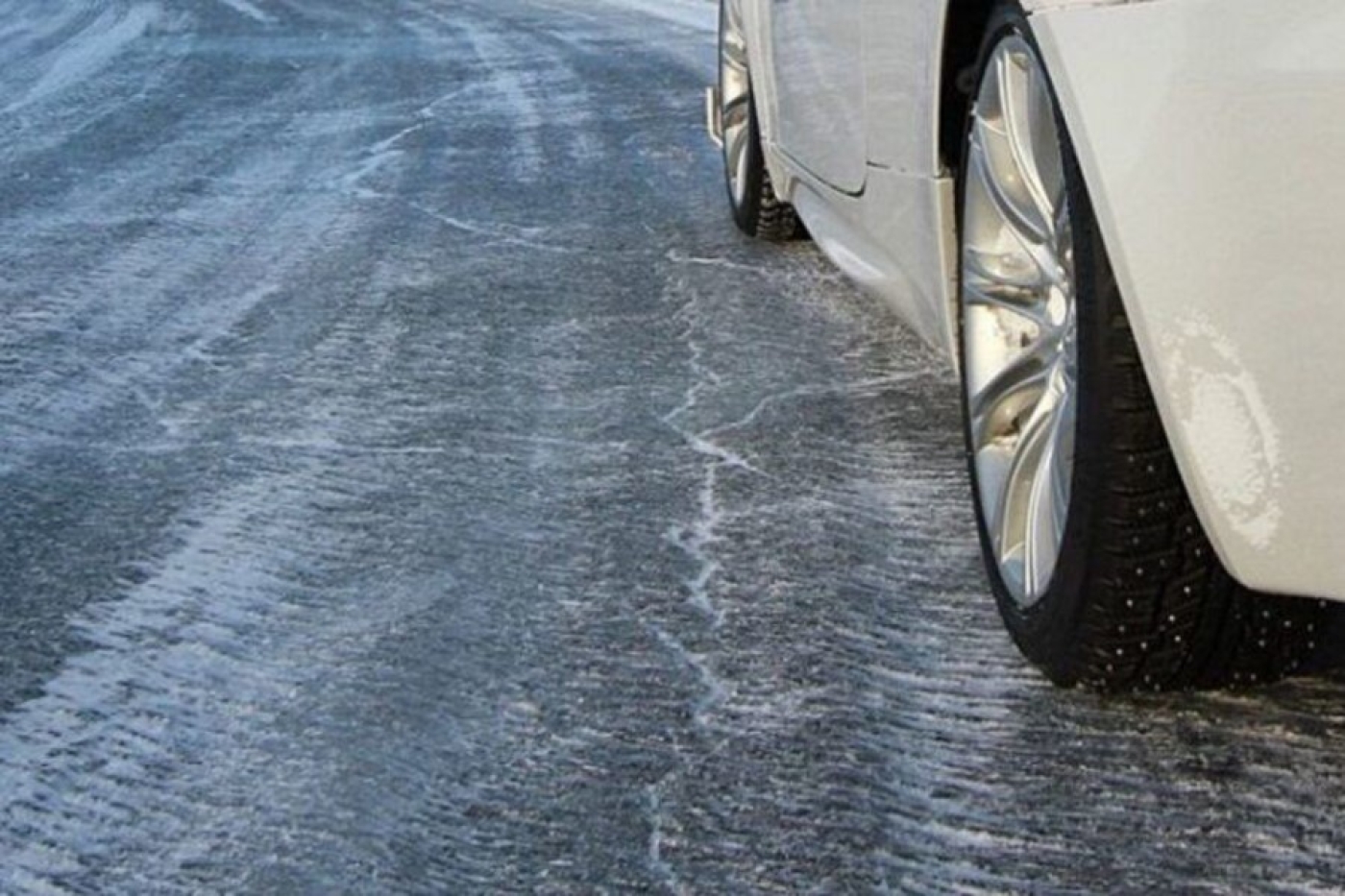 Как вести себя водителю в условиях гололедицы