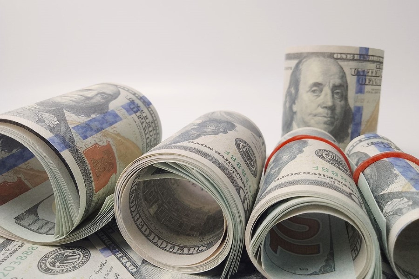 Белорусский рубль укрепился к основным валютам на торгах 10 июля