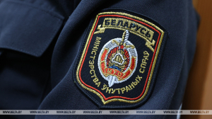 Тракторист из Березовского района хранил похищенное дизтопливо в заброшенном доме соседей