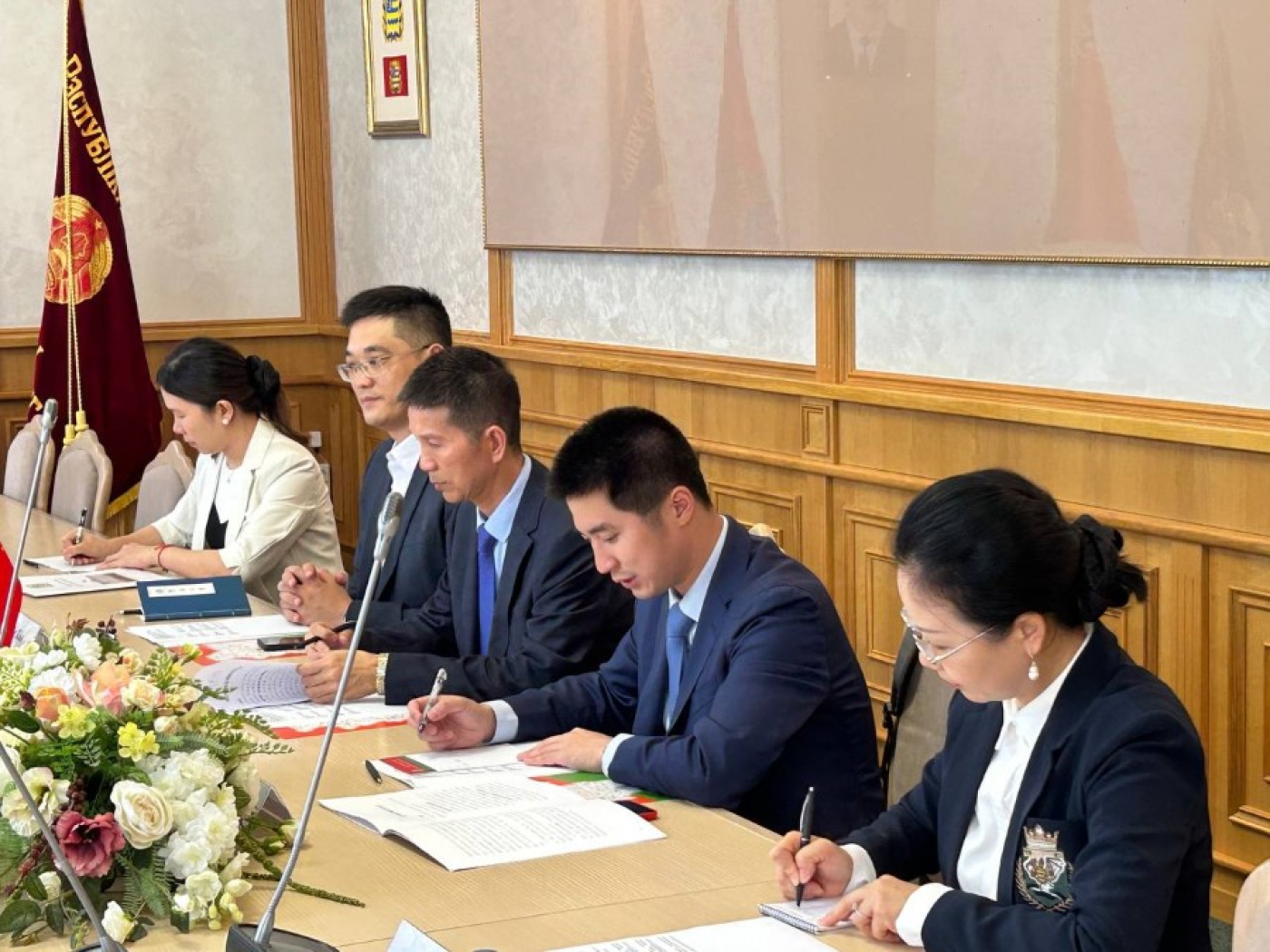 В облисполкоме обсудили дорожную карту между Минской областью и провинцией Гуандун