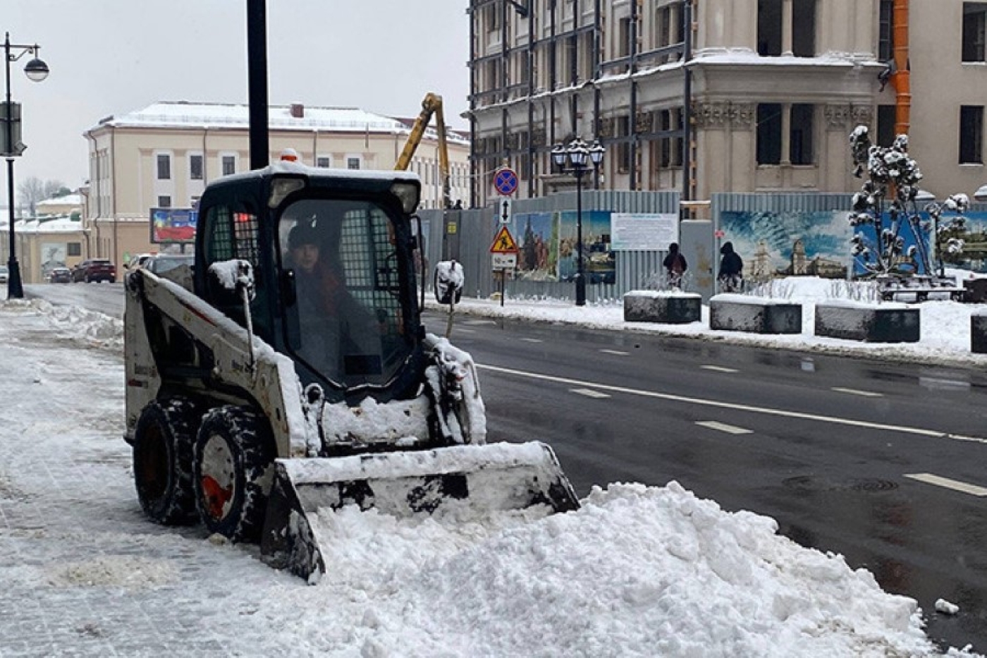 Как правильно парковаться, чтобы не мешать работе спецтехники, рассказали в столичном ЖКХ