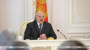 Дополнительные меры поддержки граждан и трудовых коллективов стали темой совещания у Лукашенко