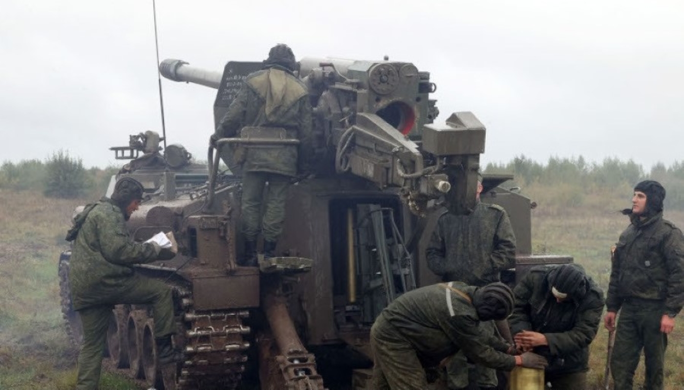 Лукашенко поздравил ракетчиков и артиллеристов с профессиональным праздником