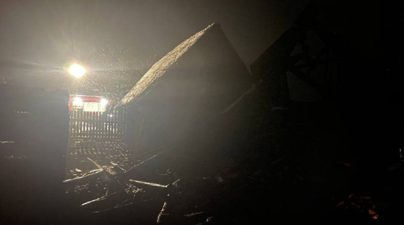 Зола стала причиной пожара в хозпостройке в Логойском районе