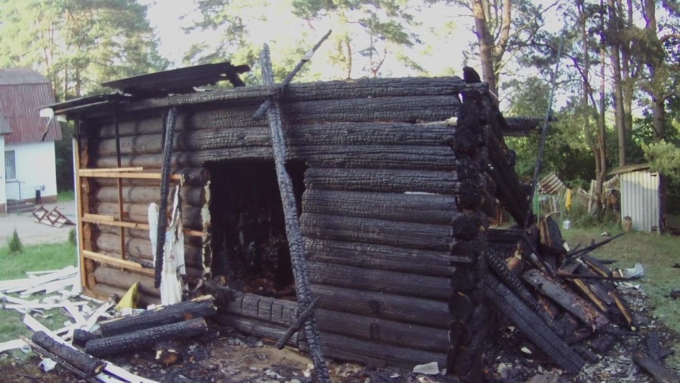 В деревне Снуя сгорела баня в агроусадьбе: предварительная причина – перегрев дымохода